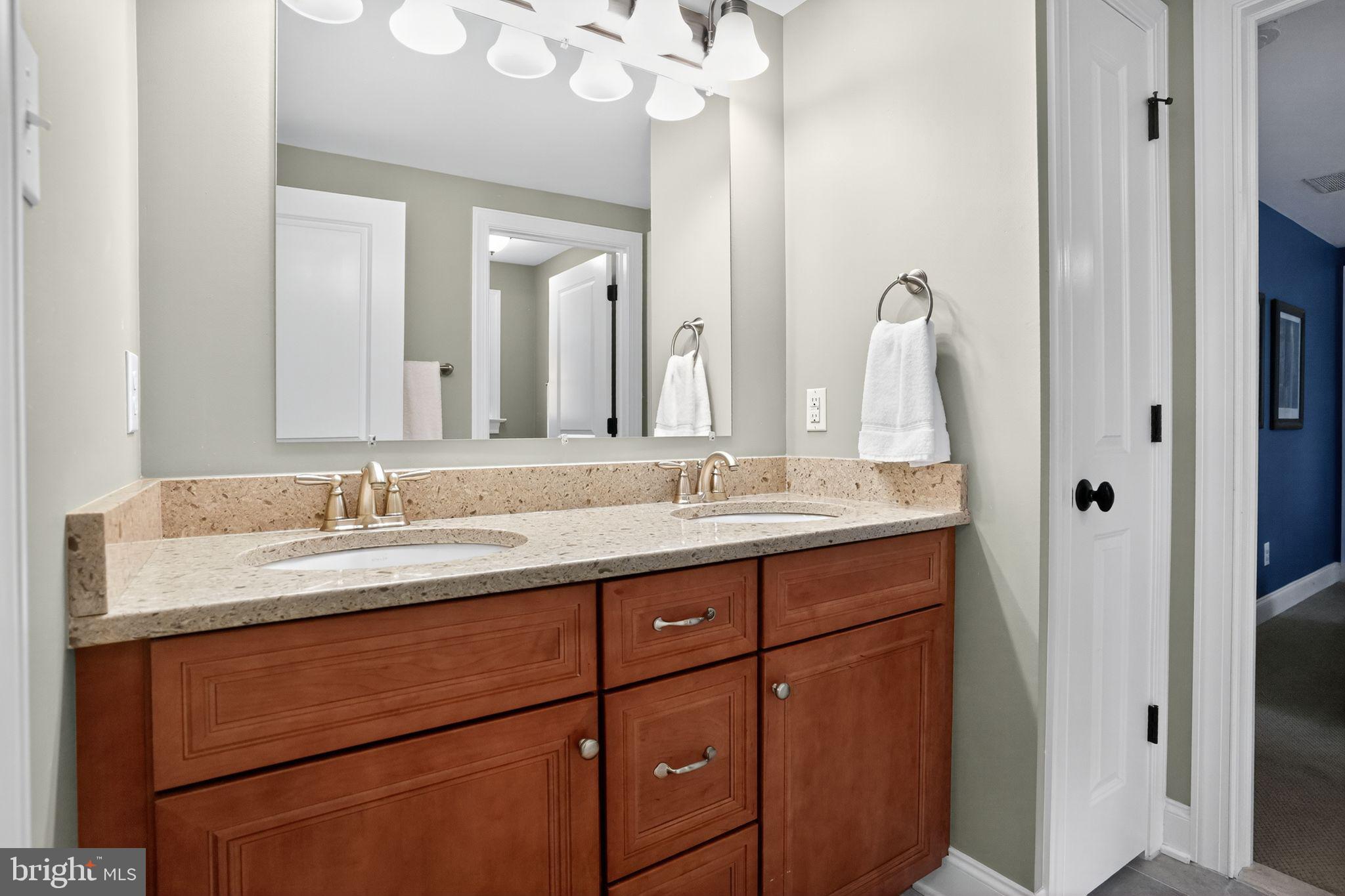 RADNOR HUNT - Residential