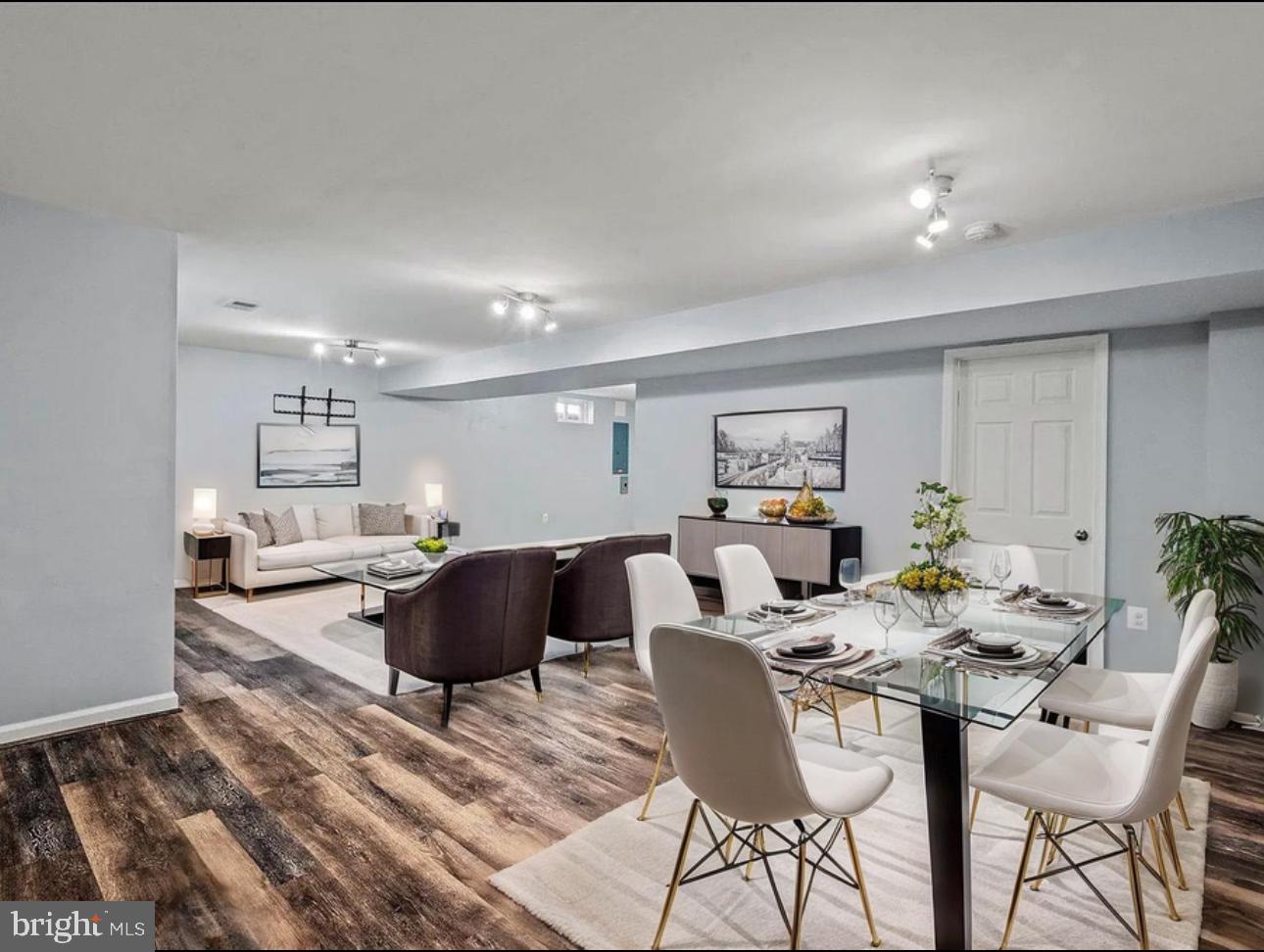 SEASONS LANDING - Residential