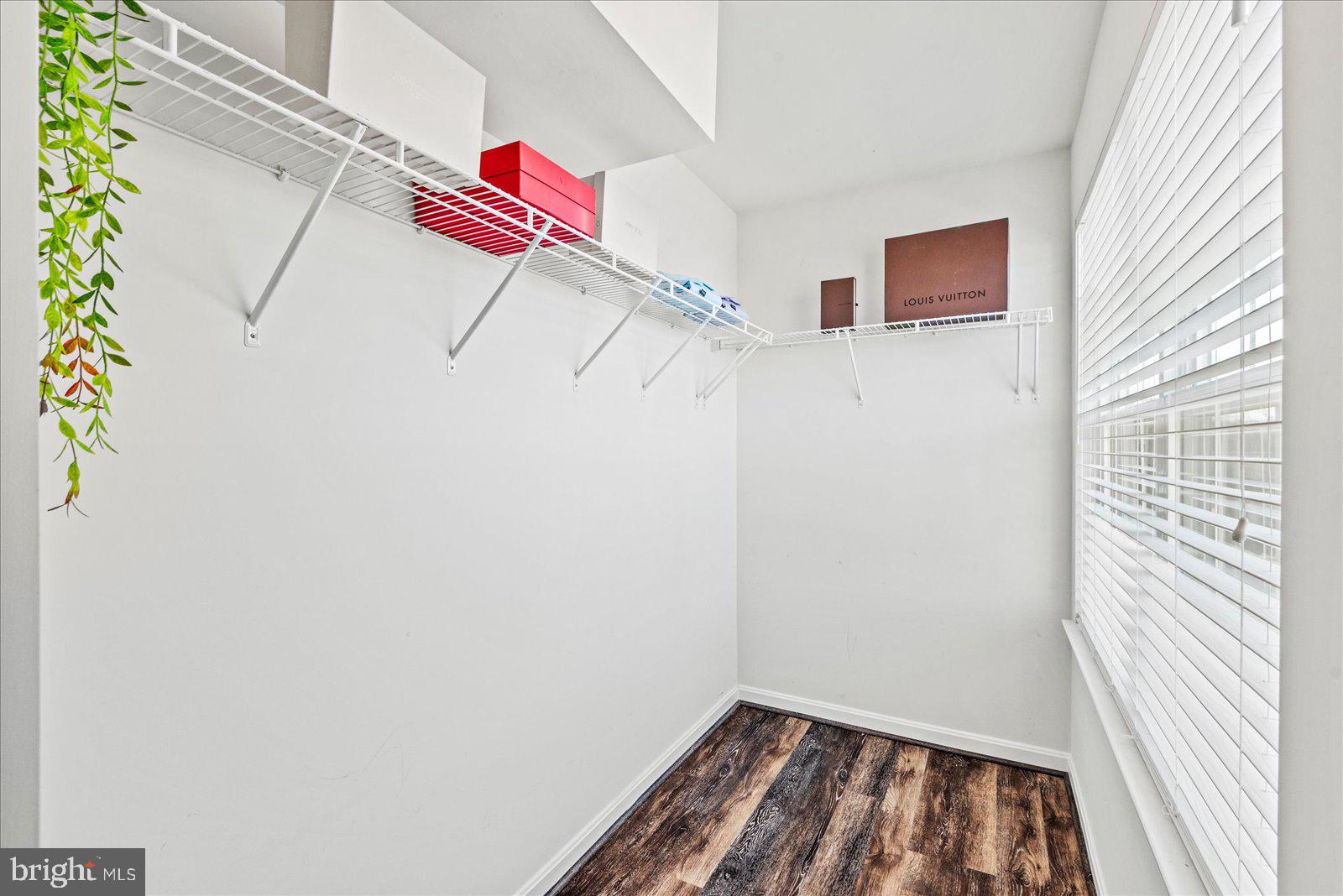 SEASONS LANDING - Residential