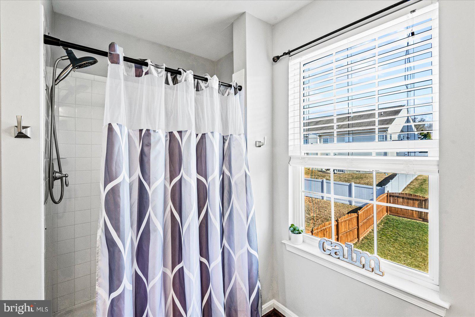 SEASONS LANDING - Residential