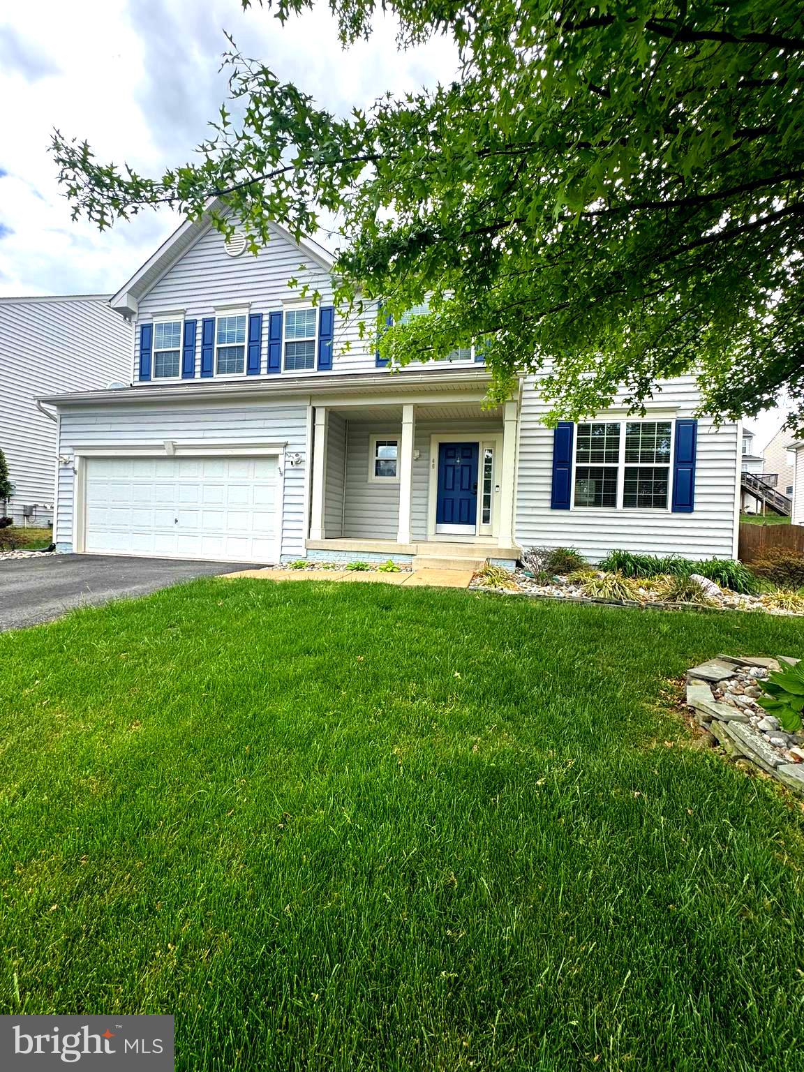 SEASONS LANDING - Residential