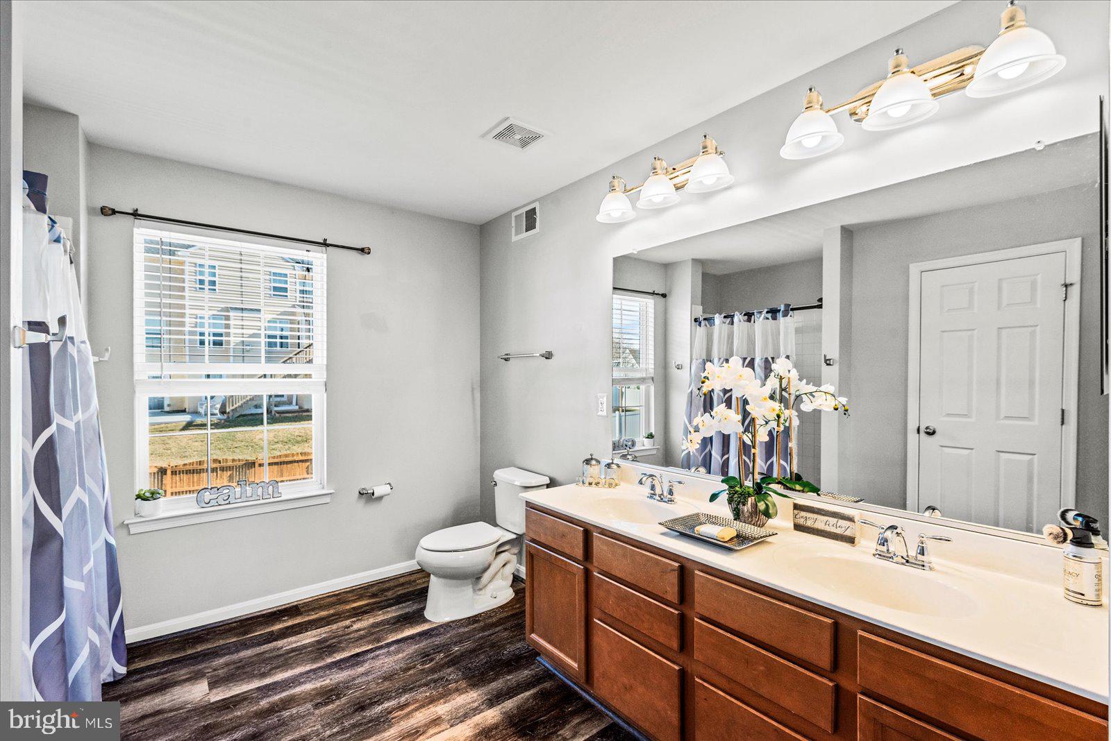 SEASONS LANDING - Residential