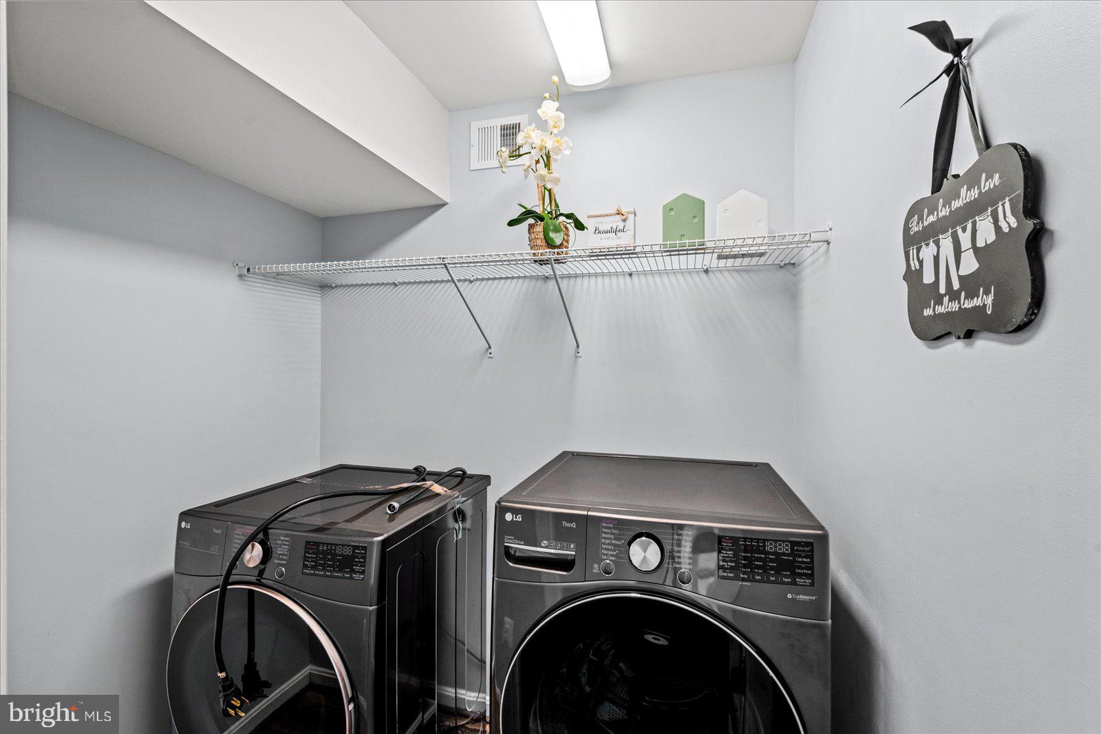 SEASONS LANDING - Residential