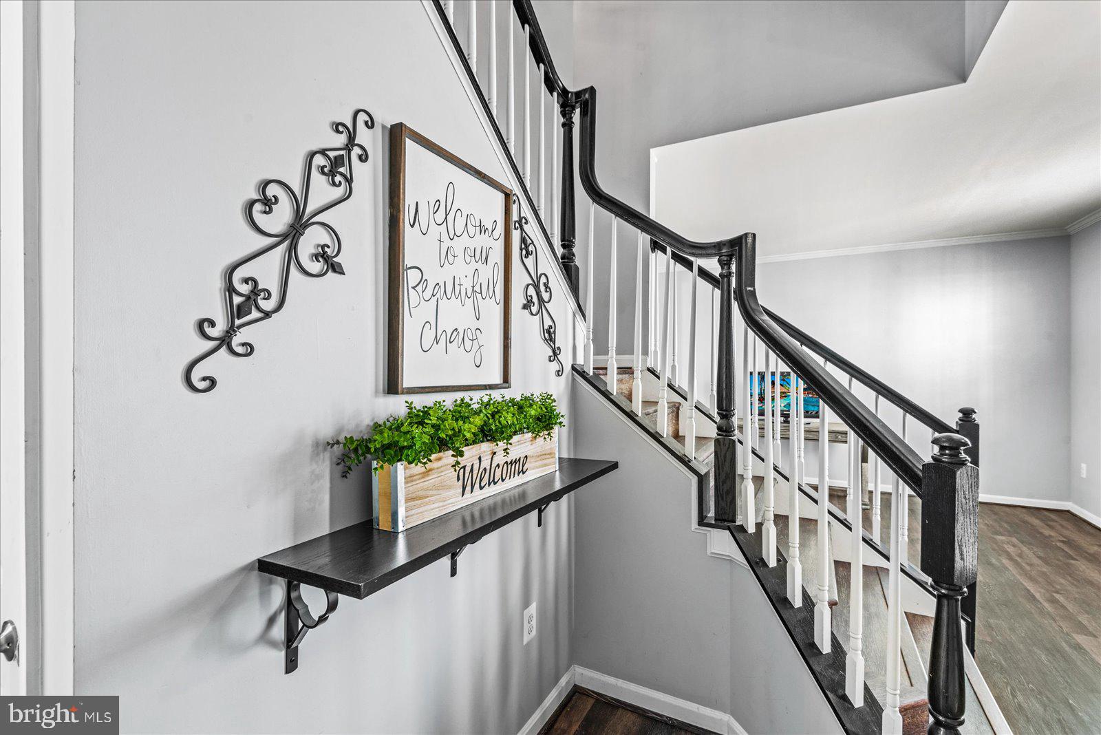 SEASONS LANDING - Residential