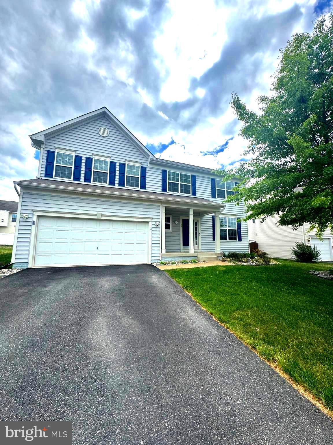 SEASONS LANDING - Residential