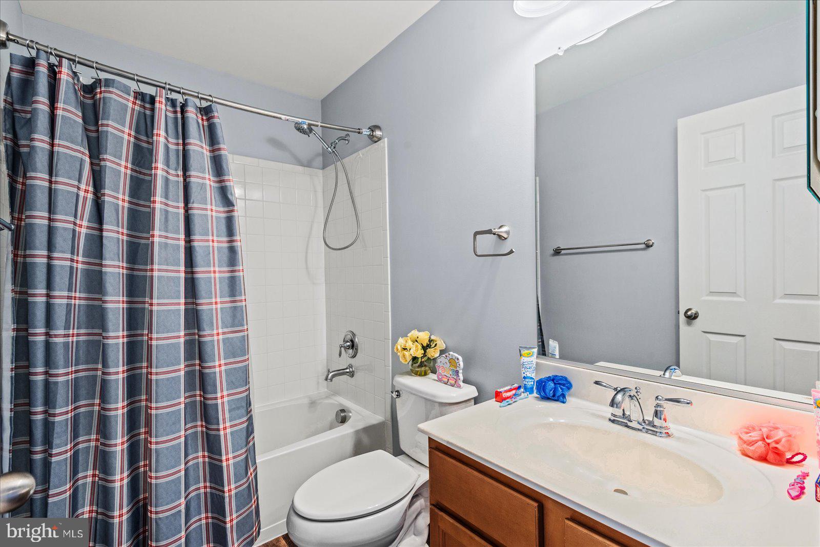 SEASONS LANDING - Residential