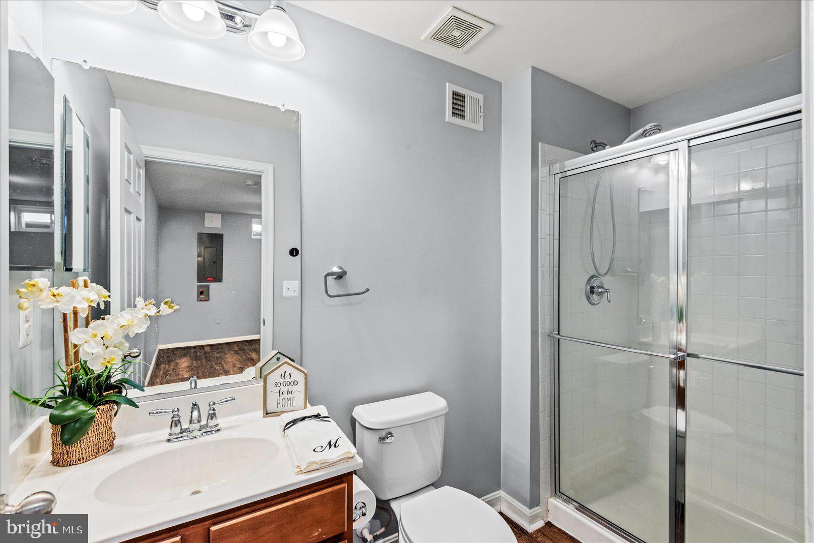 SEASONS LANDING - Residential