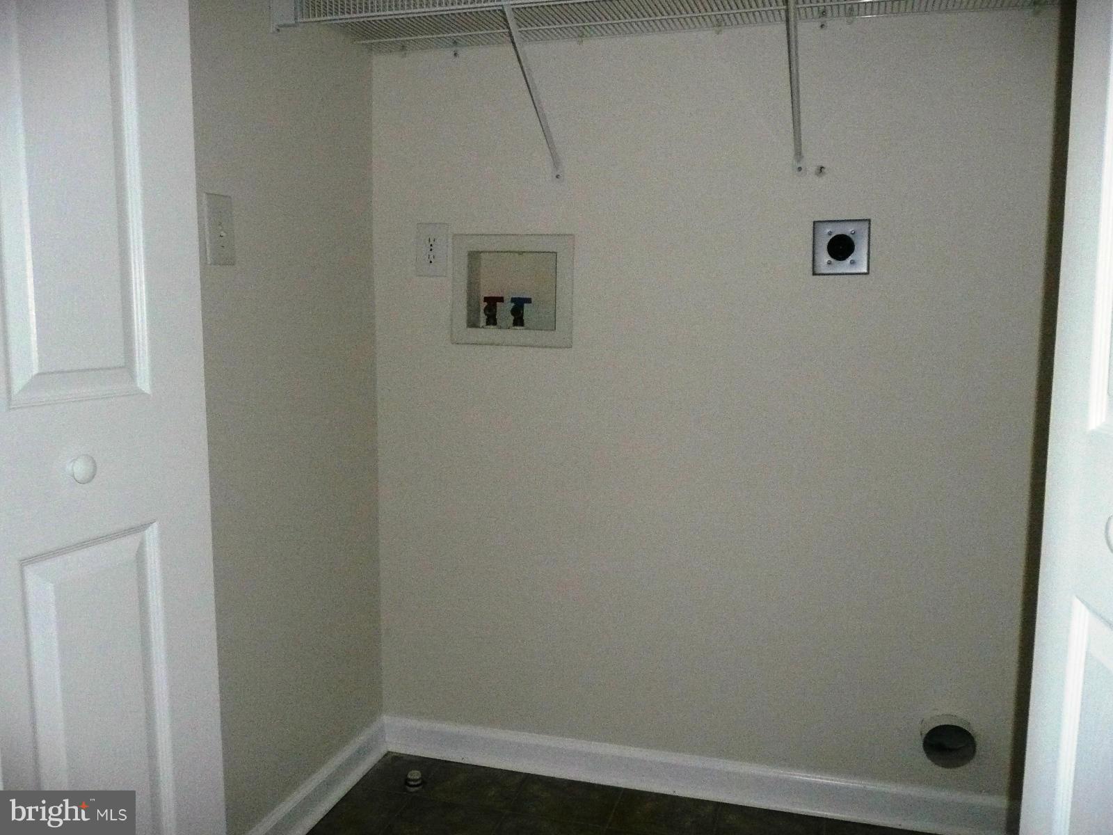 BUNKER HILL TOWNHOMES - Residential Lease