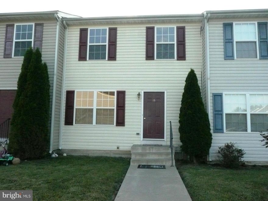 Spacious Townhouse w/1600 sq. ft. of living space plus 800 sq. ft. unfinished basement w/wide exterior walk up steps. Home features 3 bedrooms, 2.5 baths, master bedroom has his/her closets and full bath, kitchen dining combo w/breakfast bar. Freshly painted and new carpet through-out. Easy access to I-81, Rt.11 & Rt.51. Please no smokers or pets