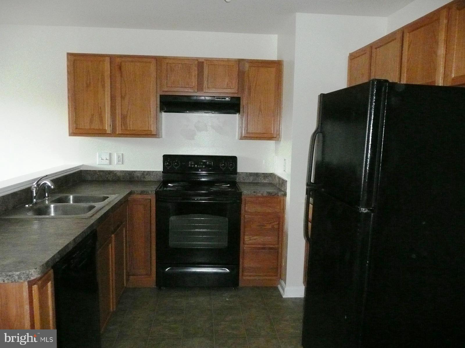 BUNKER HILL TOWNHOMES - Residential Lease