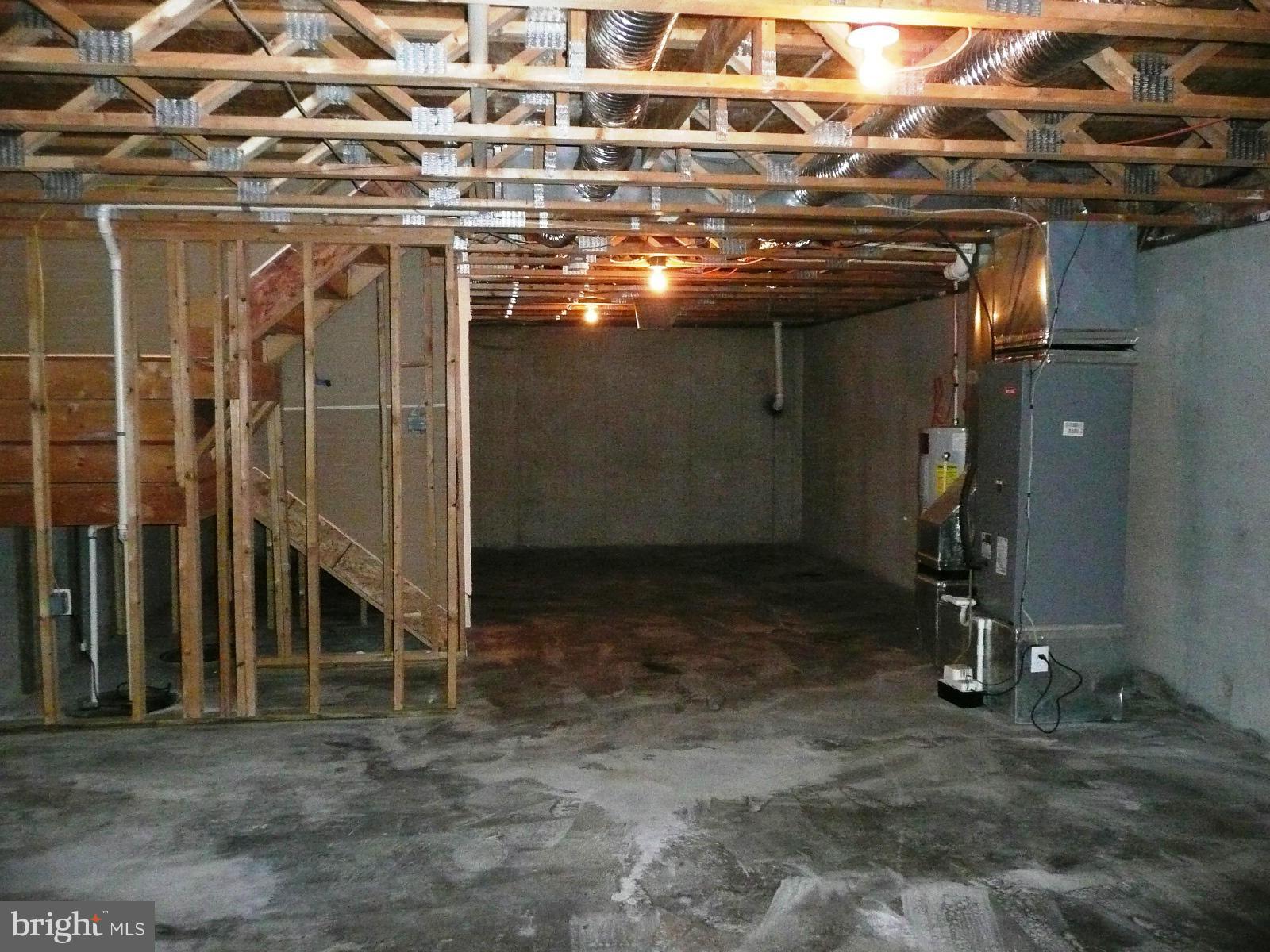 BUNKER HILL TOWNHOMES - Residential Lease