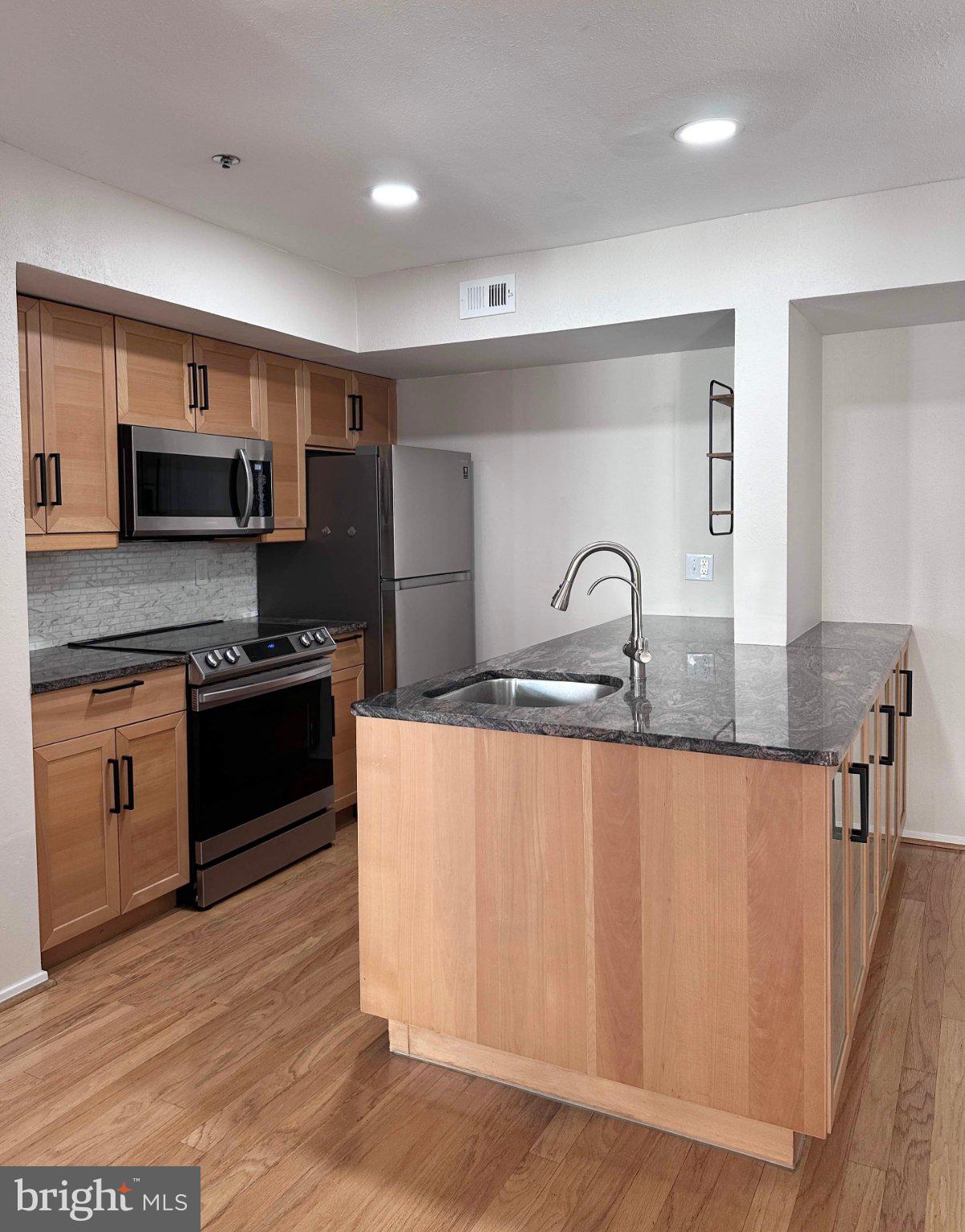 3309 WYNDHAM CIRCLE 2172