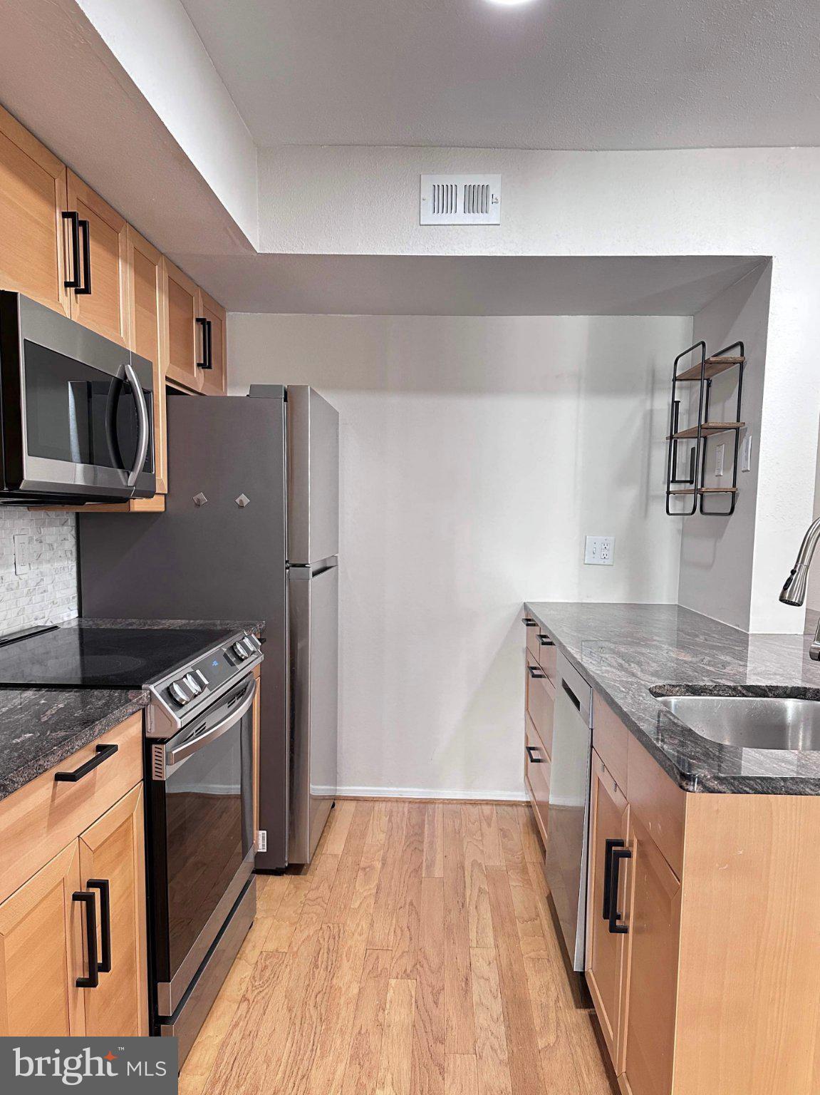 3309 WYNDHAM CIRCLE 2172