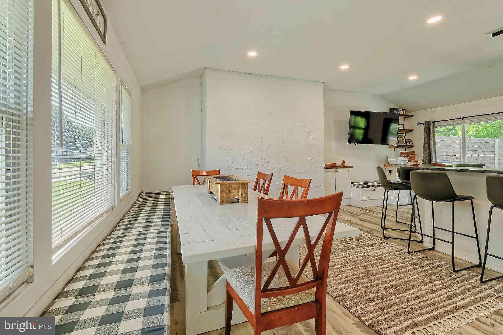 1222 GLEN RIDGE DRIVE