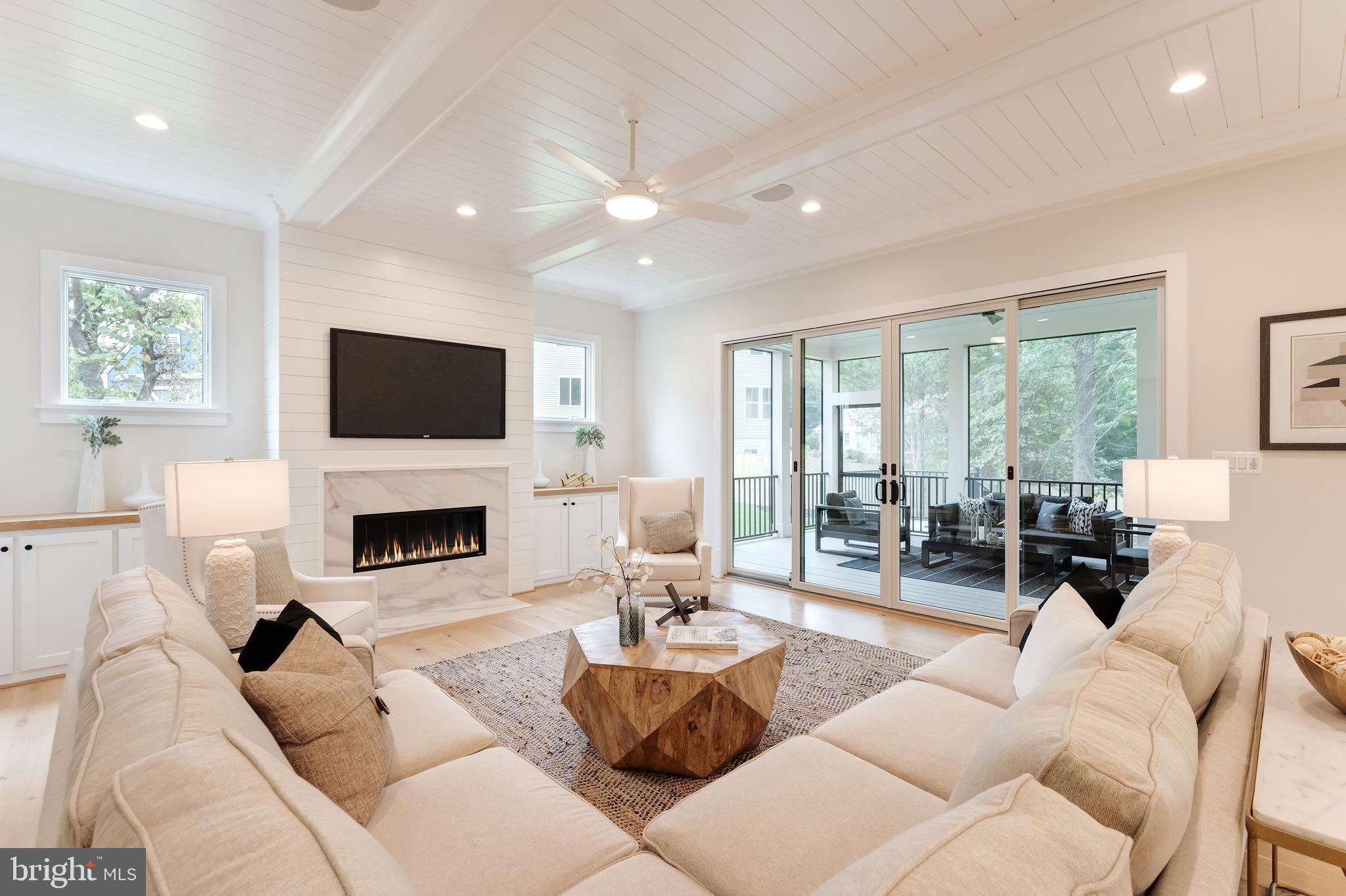 POWHATAN HILLS - Residential