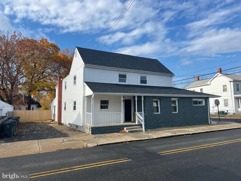 MLS: NJGL2050812