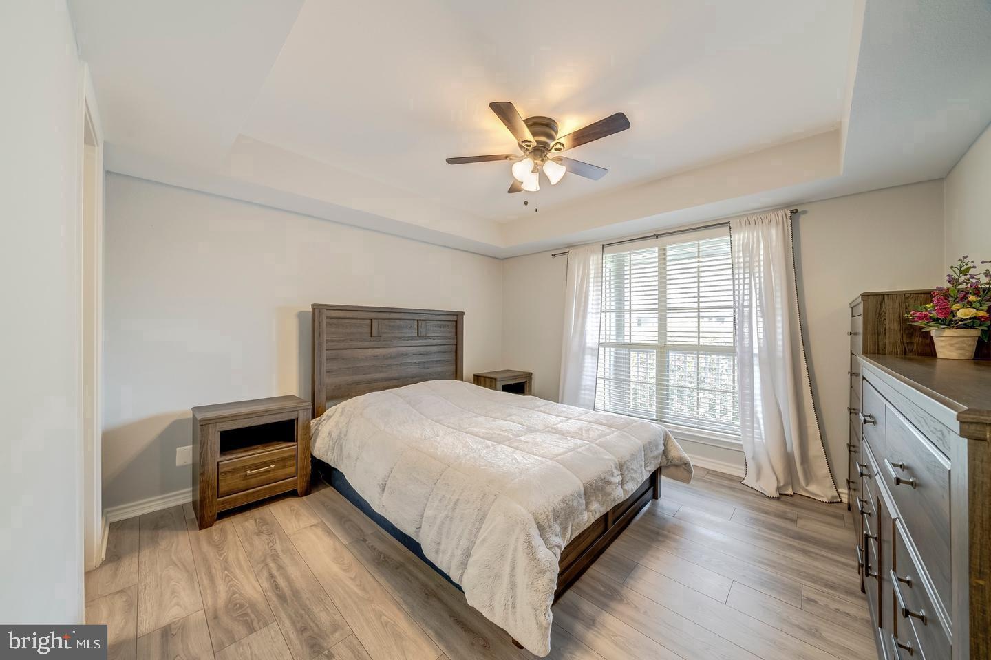 PENDERBROOK SQUARE CONDOMINIUMS - Residential Lease