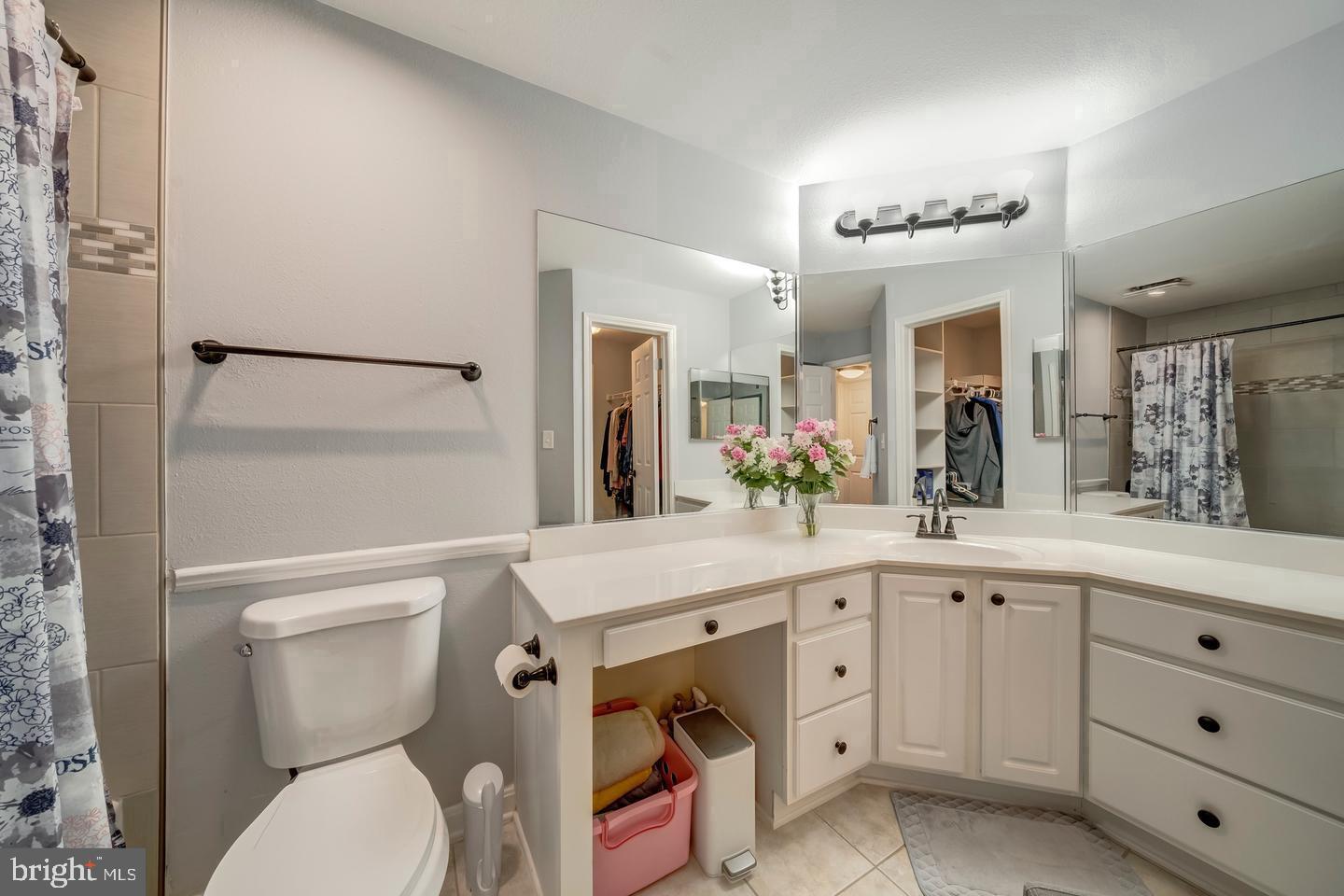 PENDERBROOK SQUARE CONDOMINIUMS - Residential Lease