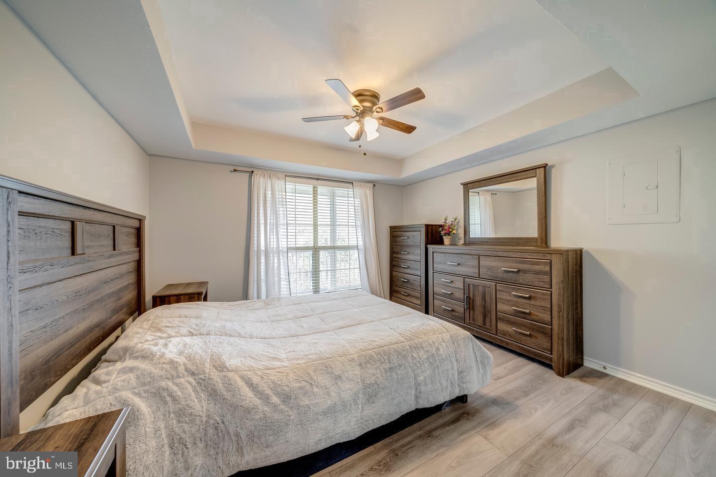 PENDERBROOK SQUARE CONDOMINIUMS - Residential Lease