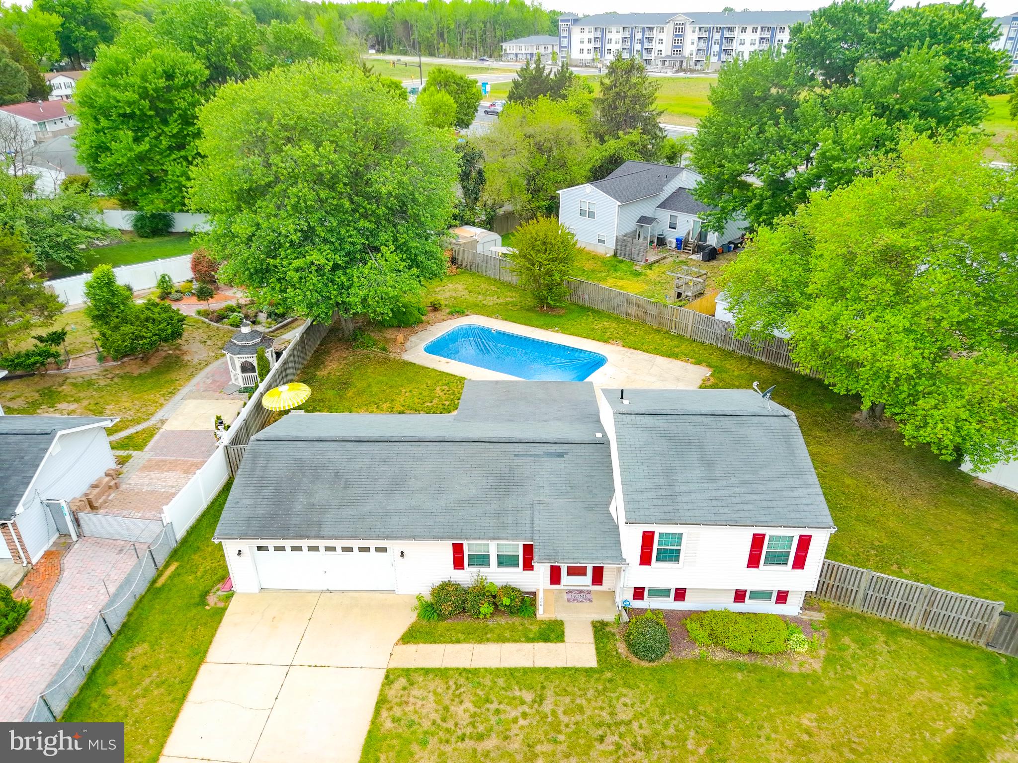 806 TRURO COURT