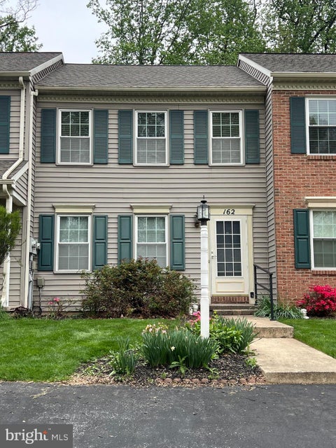 Townhouse For Sale - 162 Old Hershey Road<br/> ELIZABETHTOWN, PA 17022