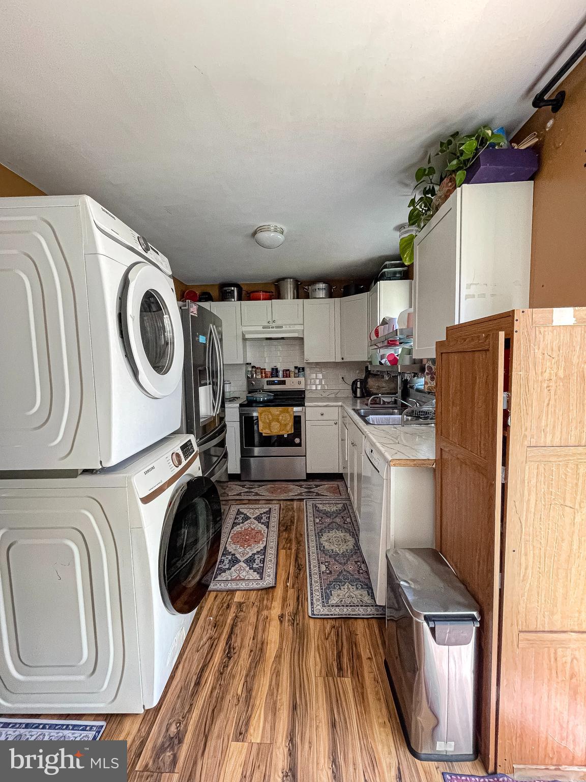 250 HEATHERWOOD DRIVE