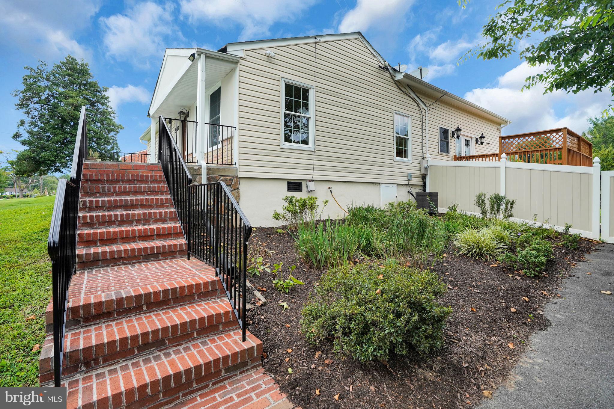 5017 LABURCH LANE