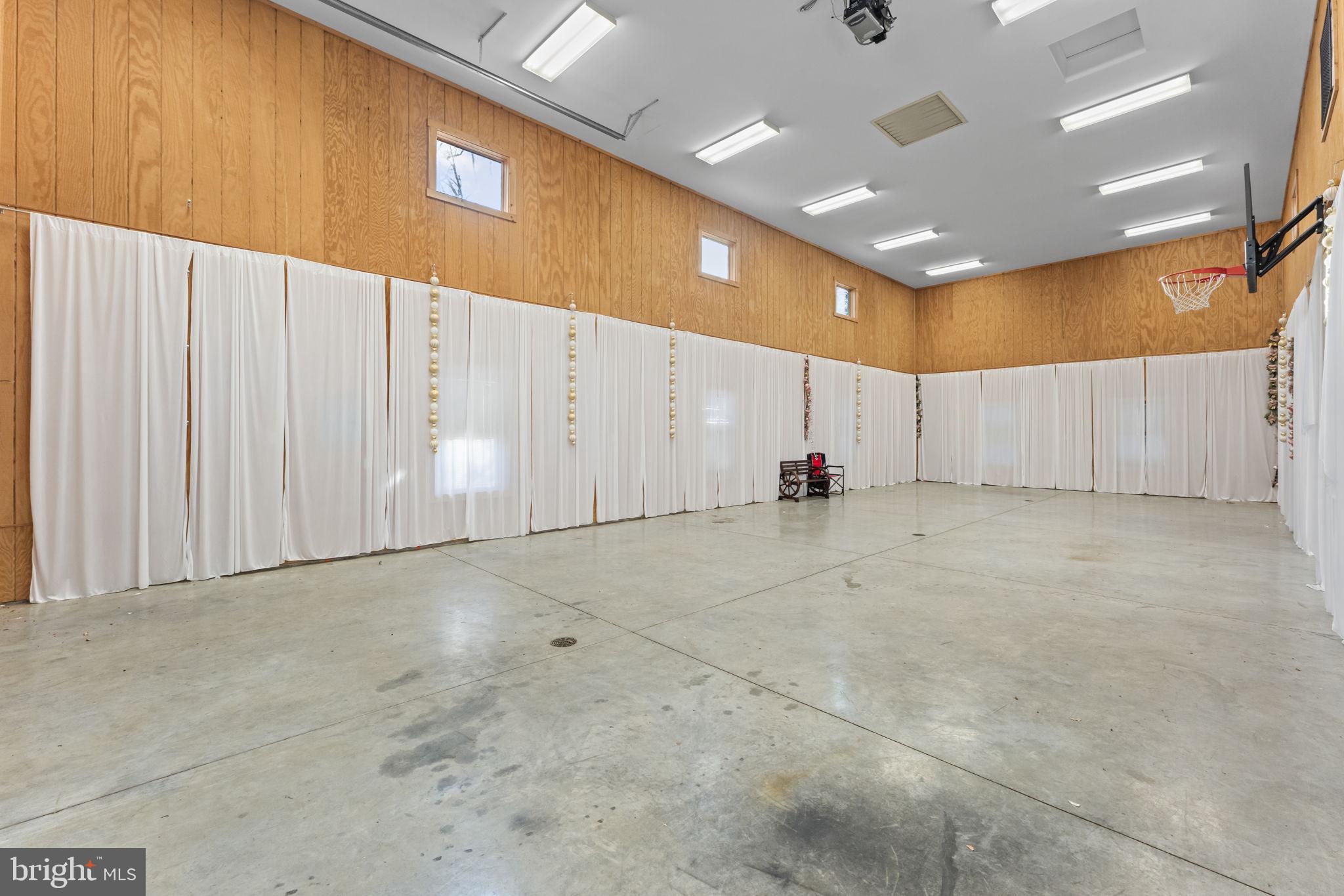 MEADOW FARMS - Residential