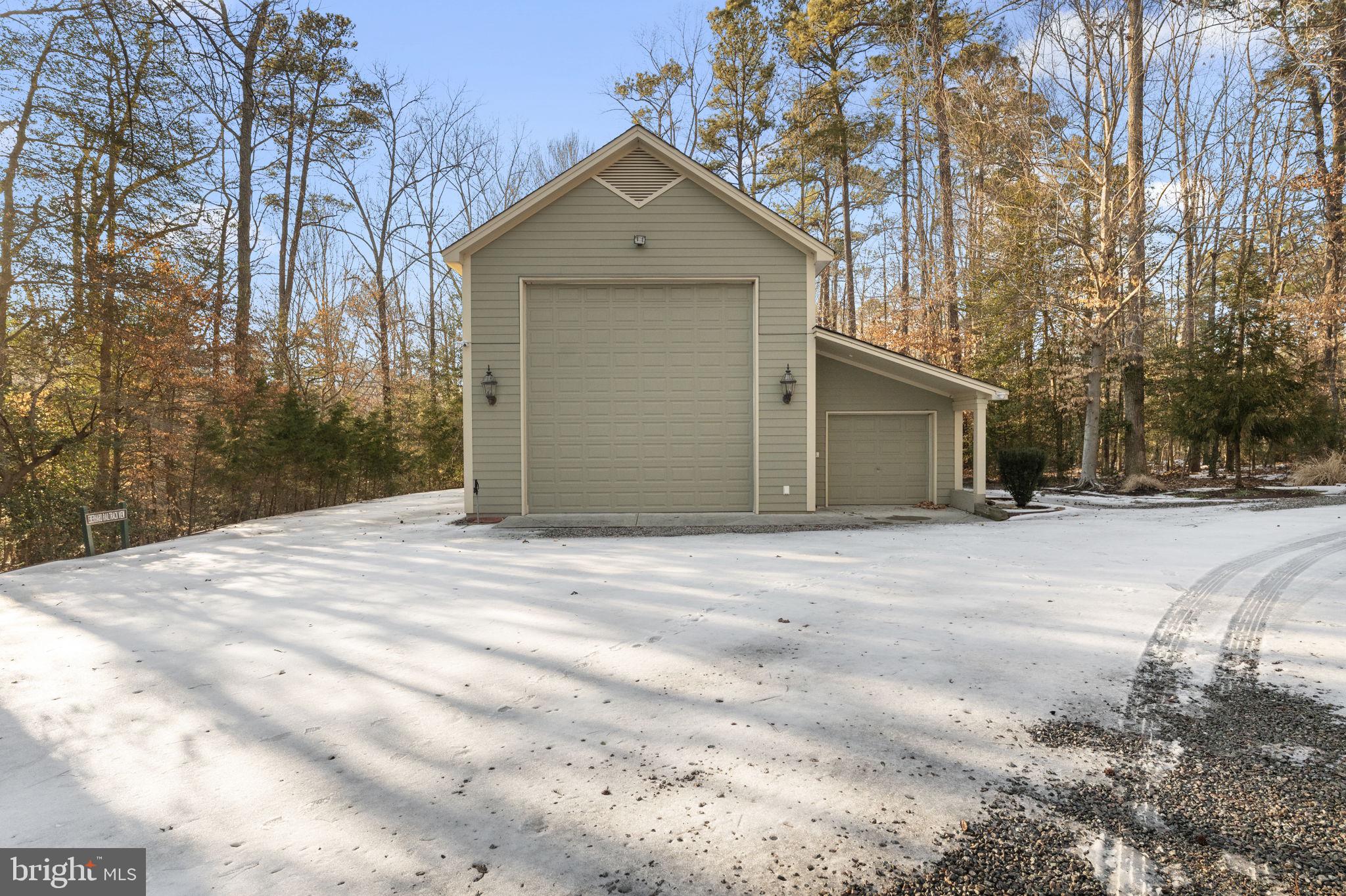 MEADOW FARMS - Residential