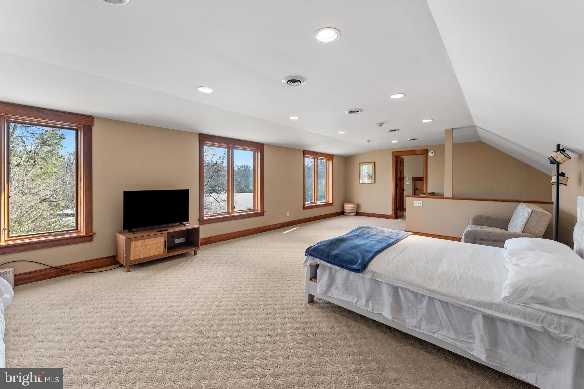 MEADOW FARMS - Residential