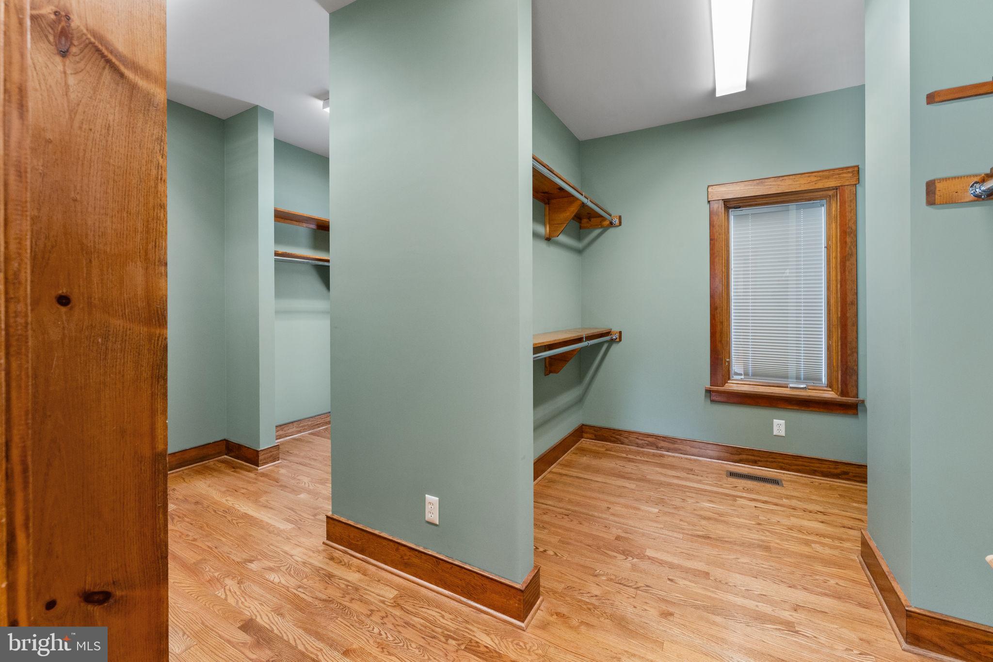 MEADOW FARMS - Residential