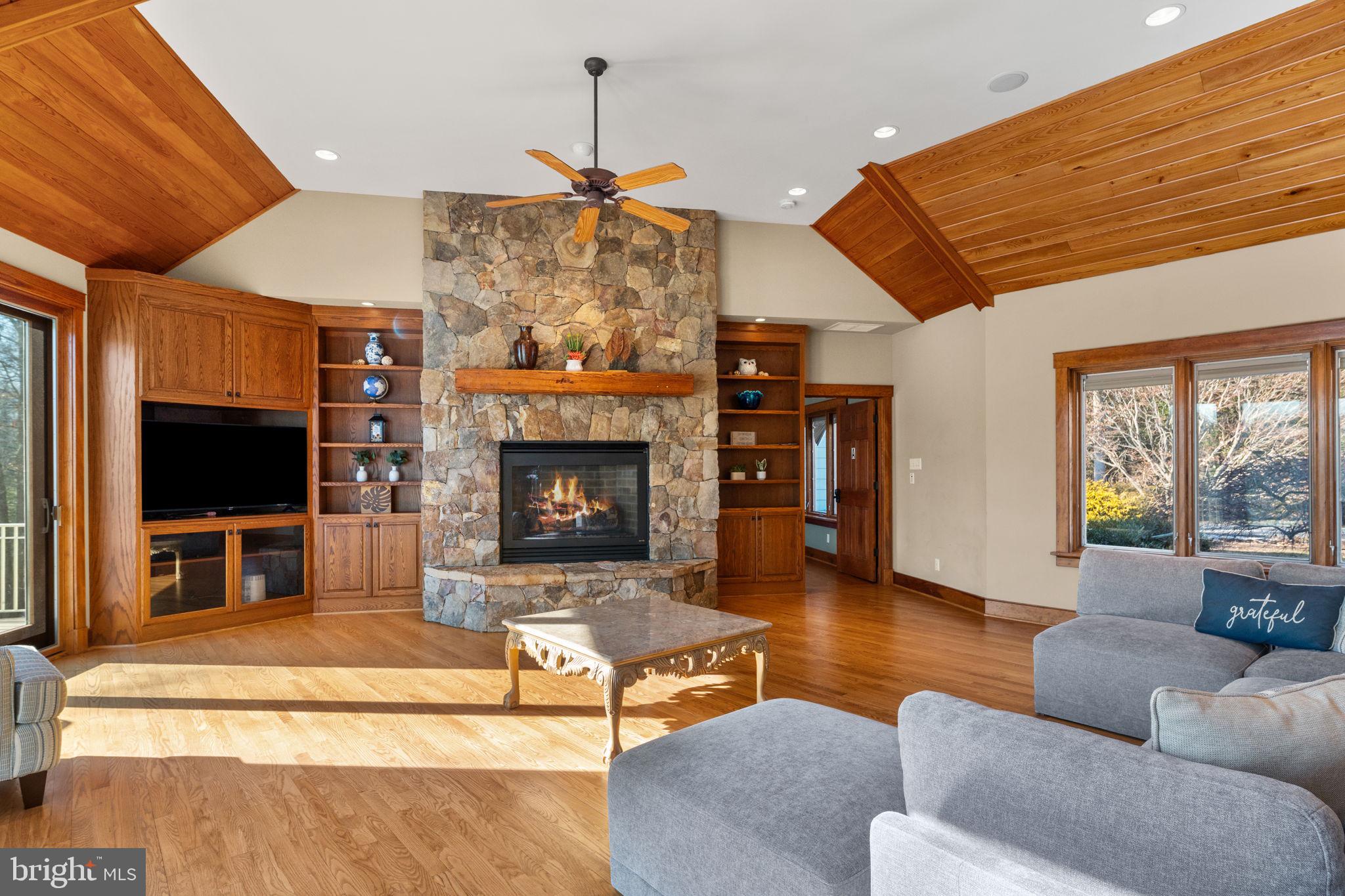 MEADOW FARMS - Residential