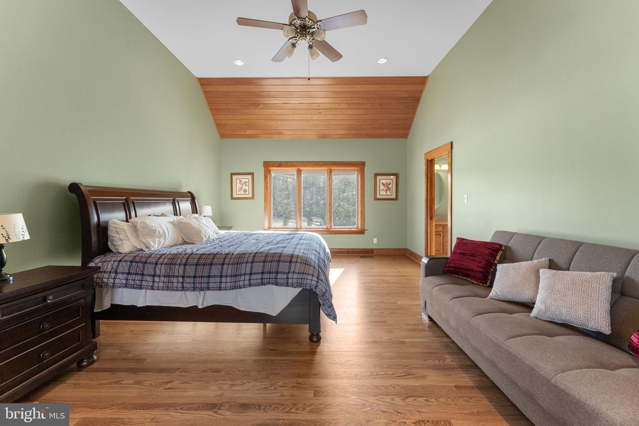 MEADOW FARMS - Residential