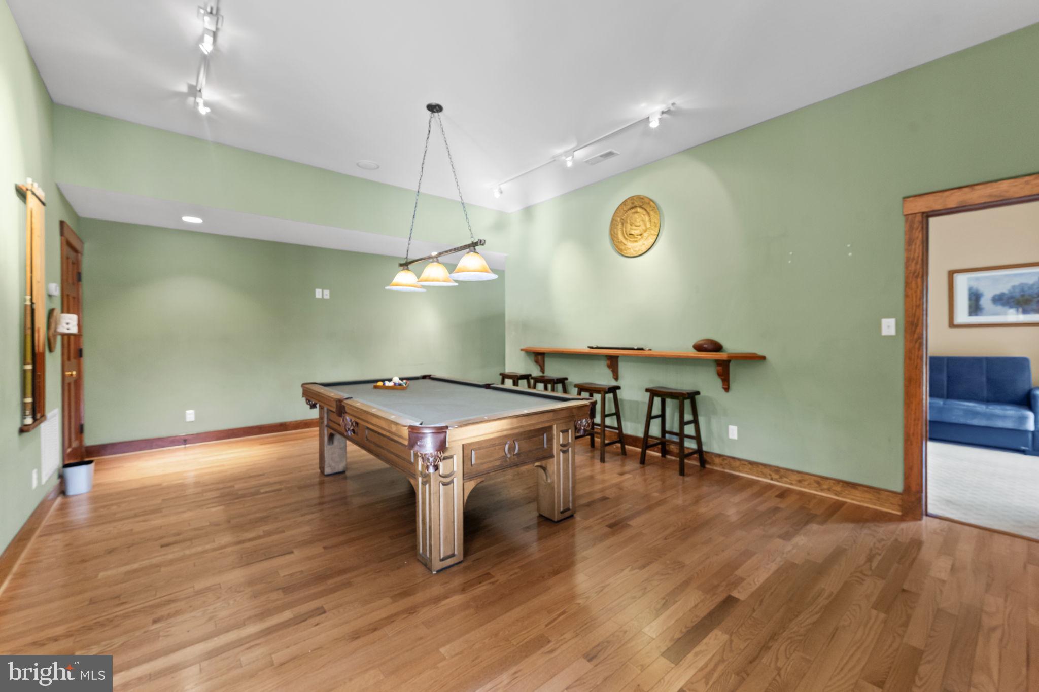 MEADOW FARMS - Residential