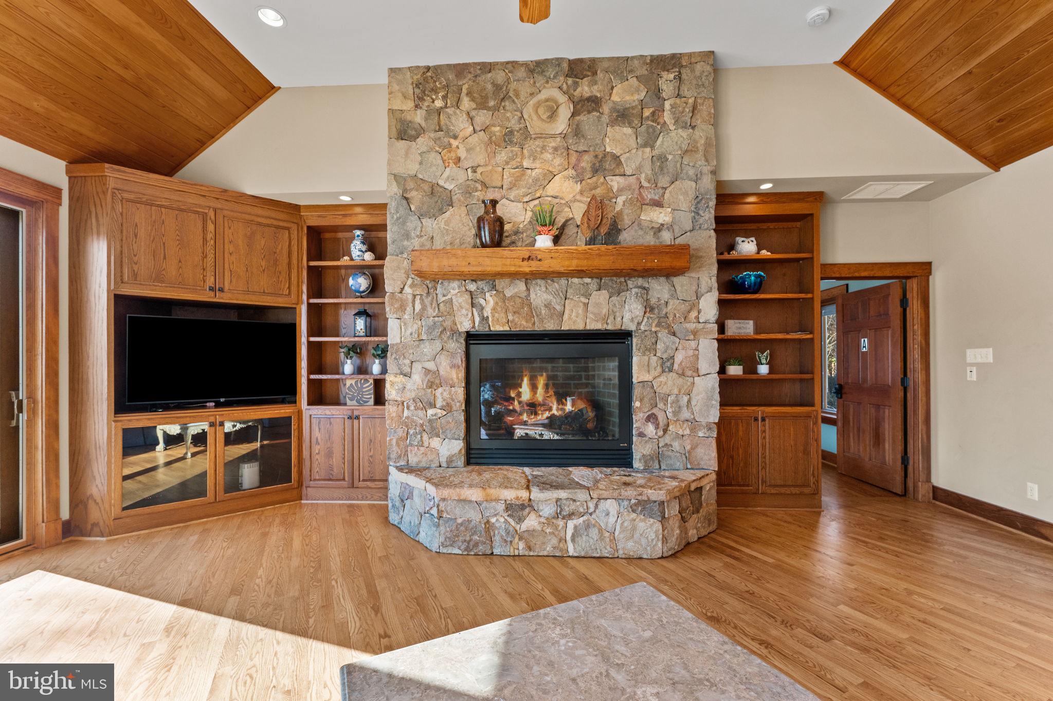 MEADOW FARMS - Residential