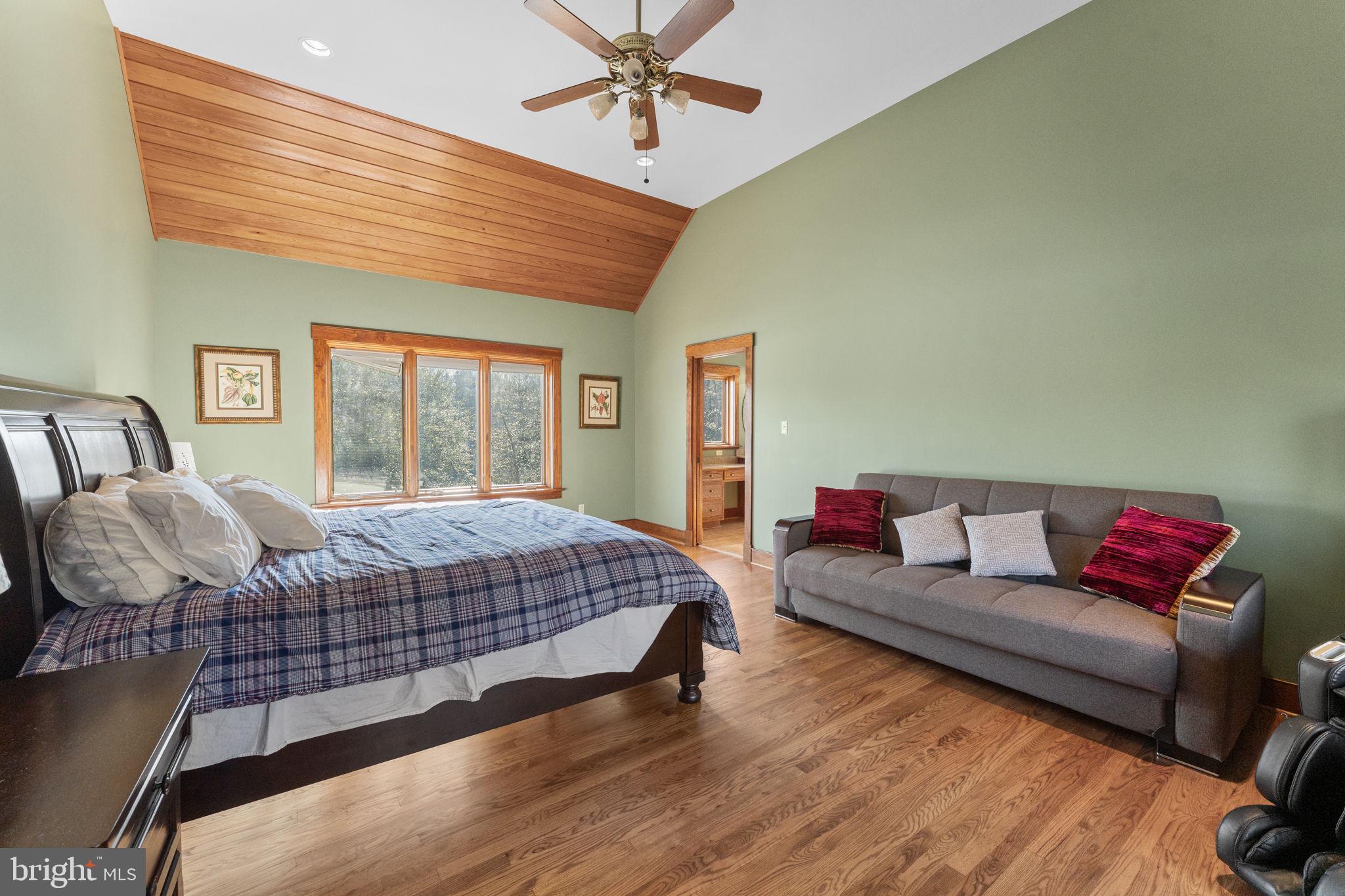 MEADOW FARMS - Residential