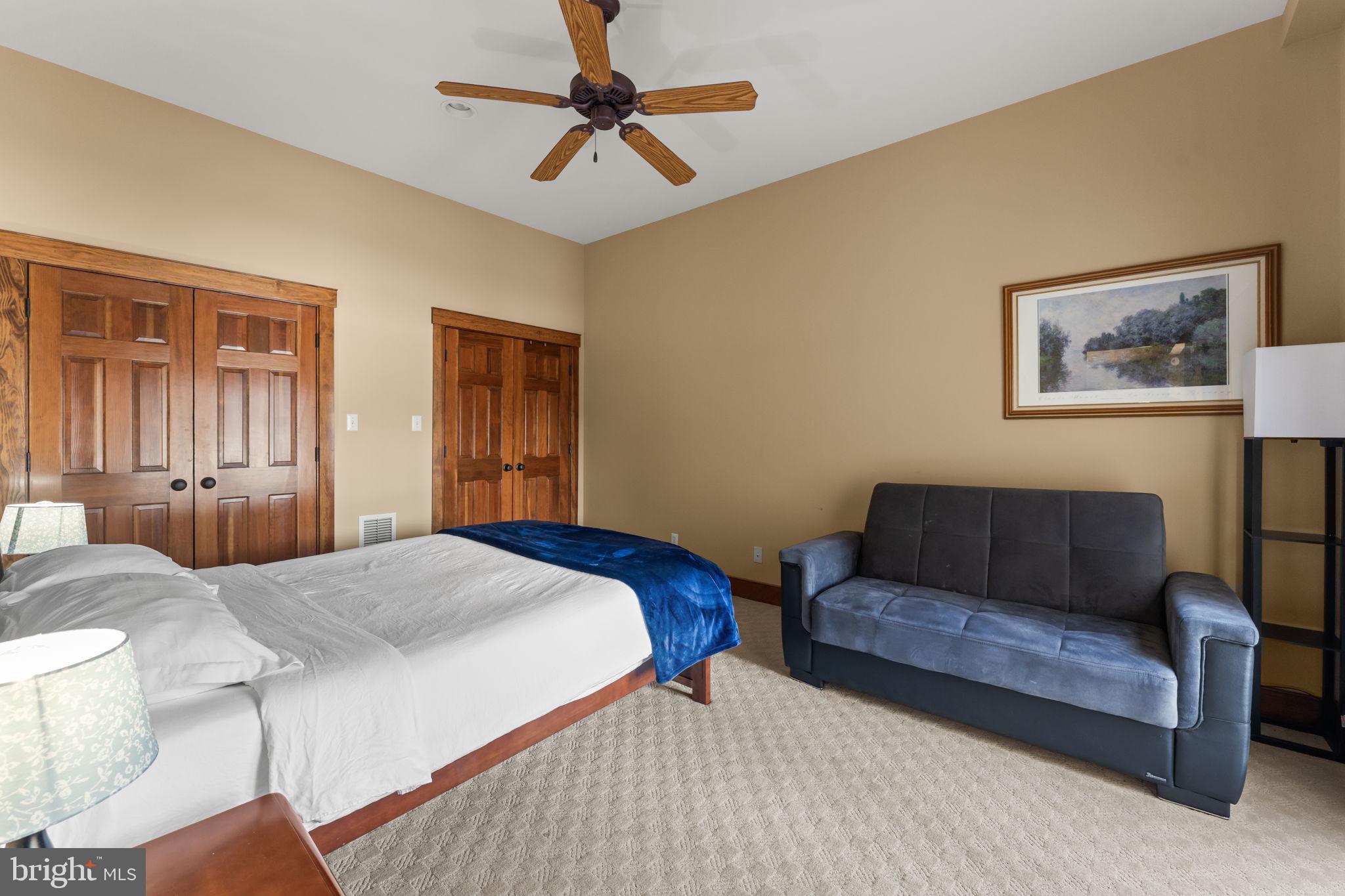 MEADOW FARMS - Residential