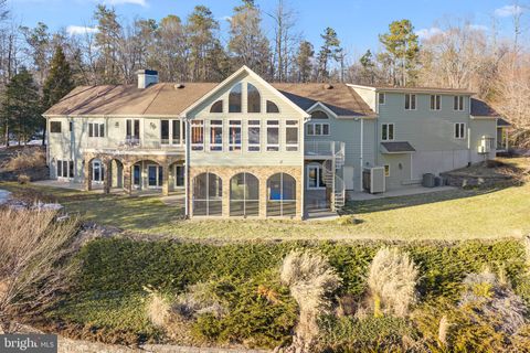 Homes For Sale - 3535 Meadow Road<br/> Henrico County, SANDSTON, VA 23150