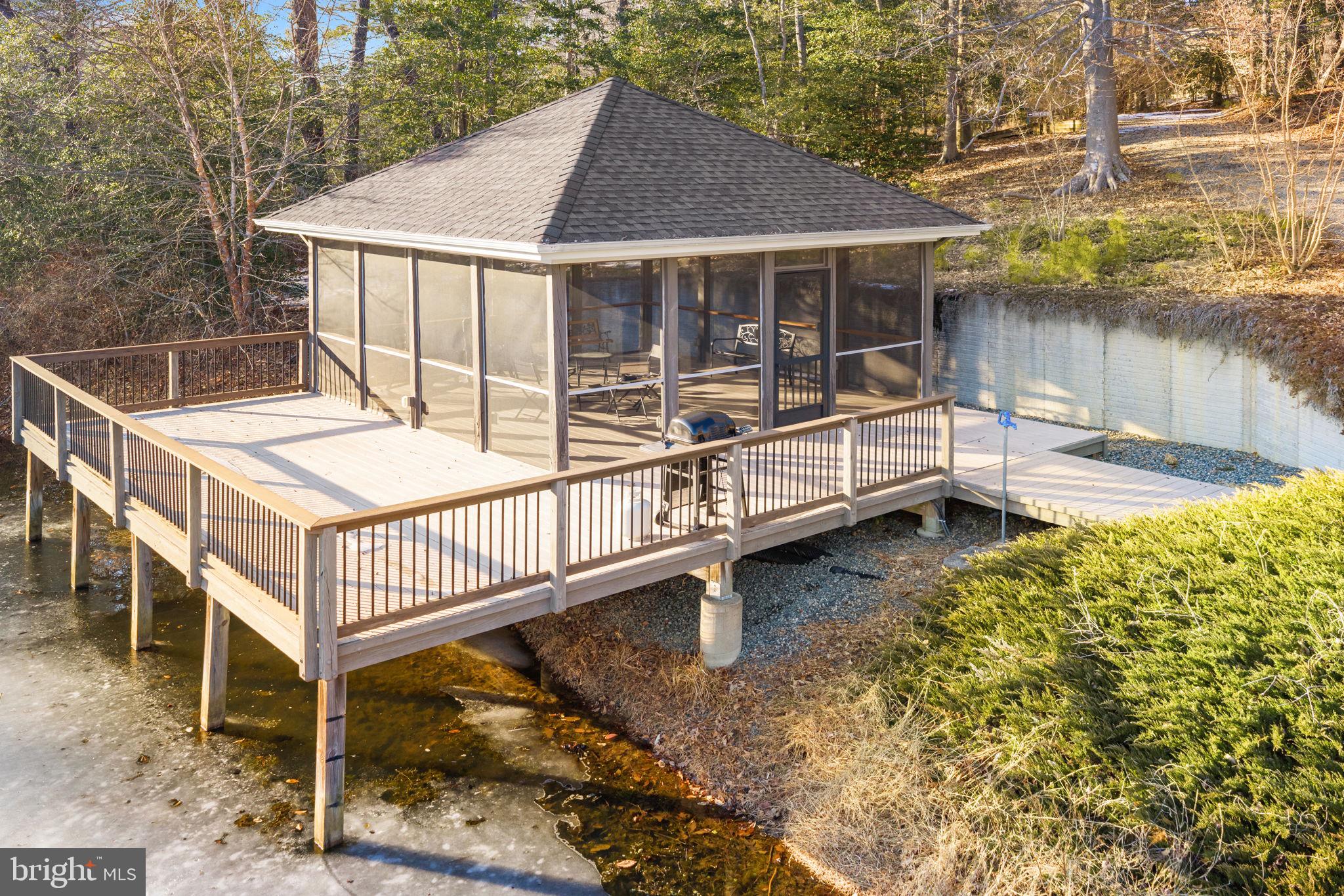 MEADOW FARMS - Residential