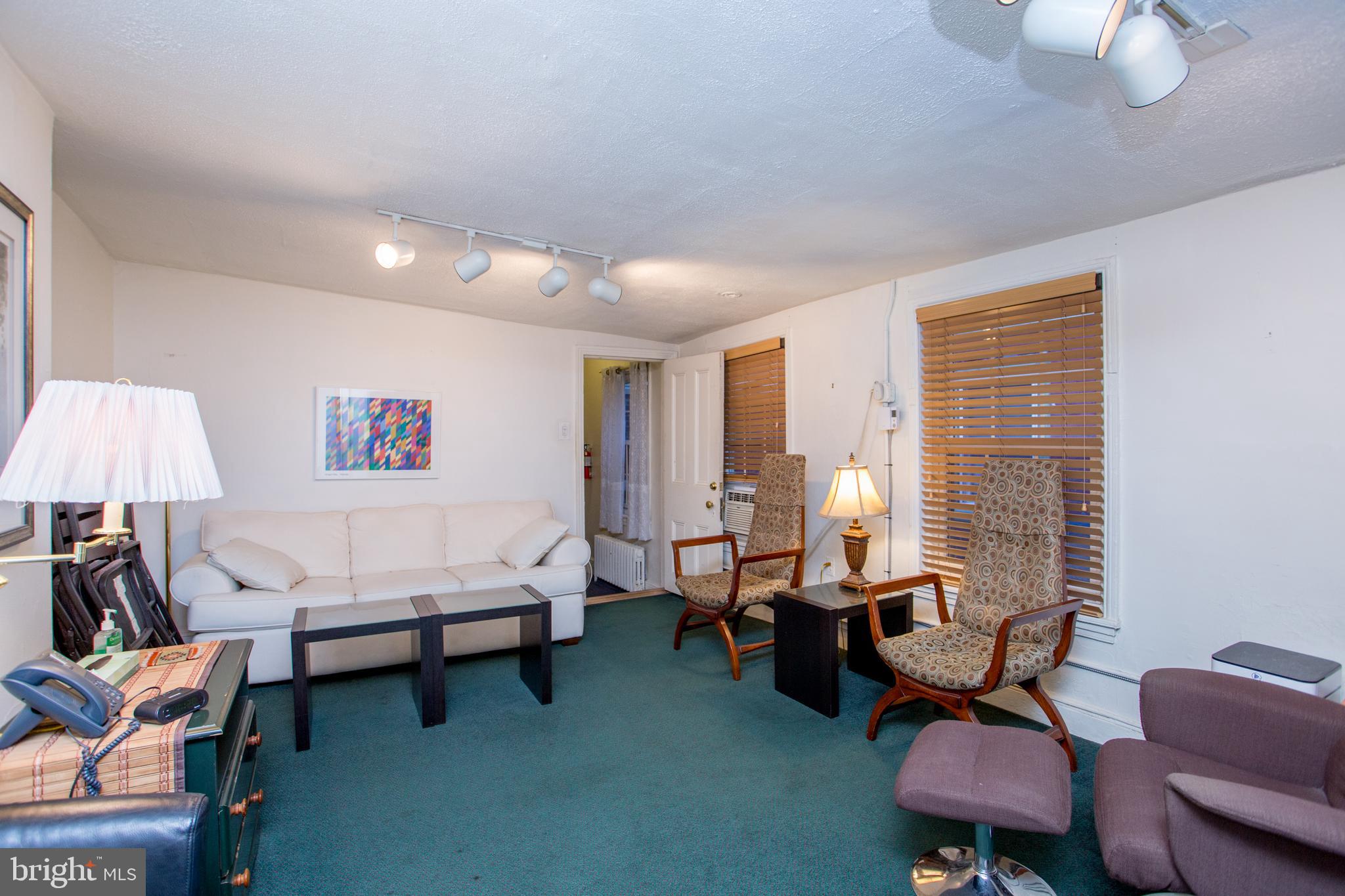 RITTENHOUSE SQUARE - Residential Income