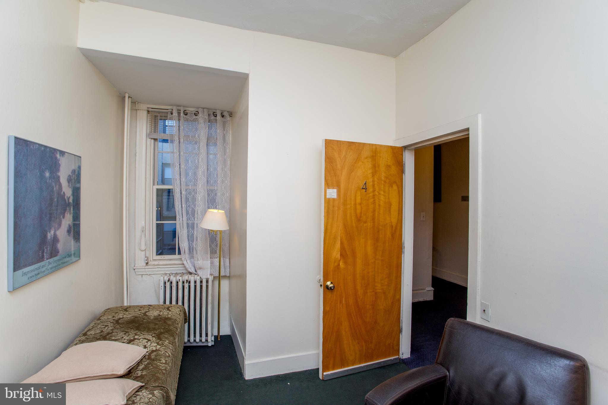 RITTENHOUSE SQUARE - Residential Income