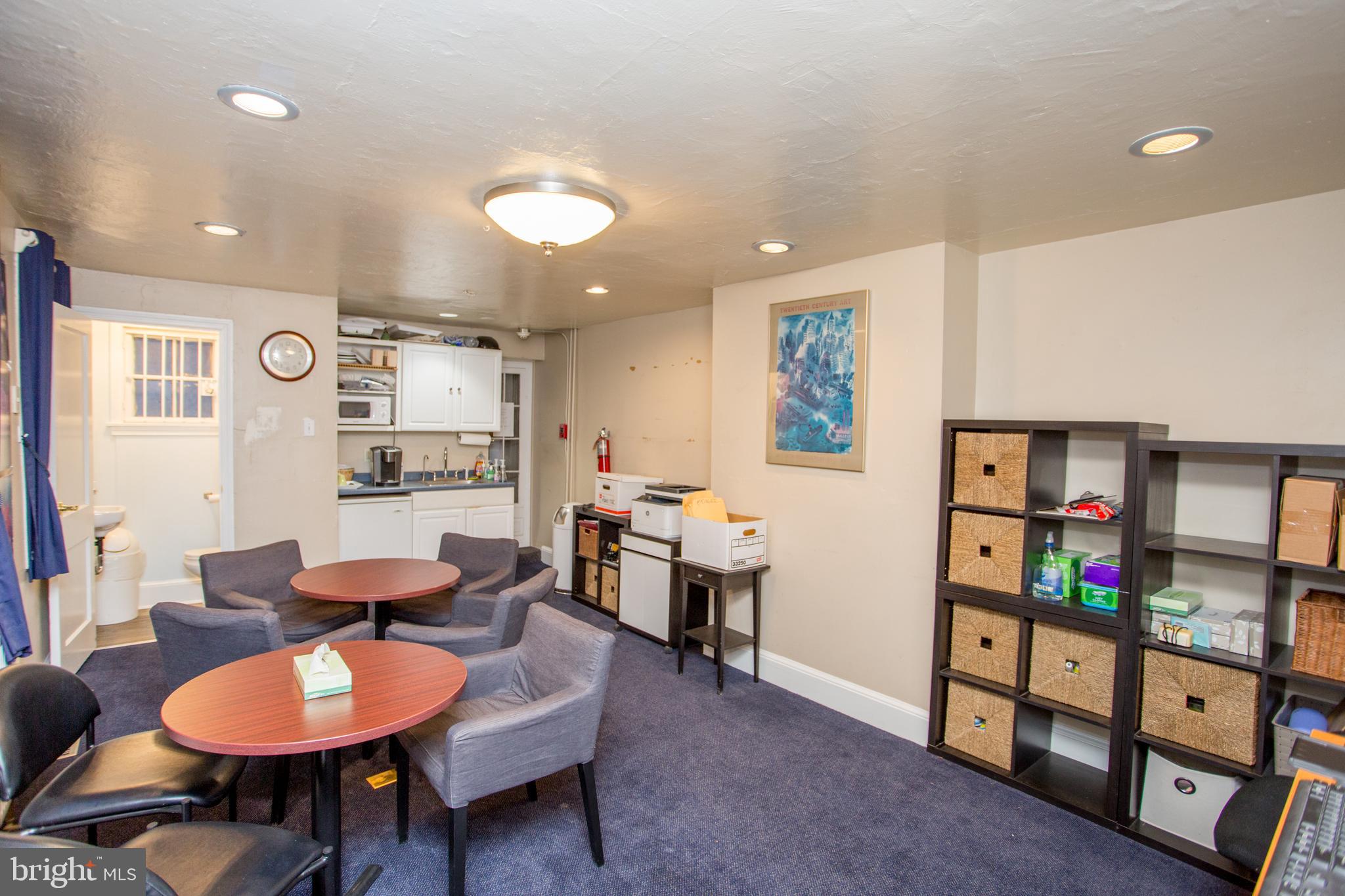 RITTENHOUSE SQUARE - Residential Income