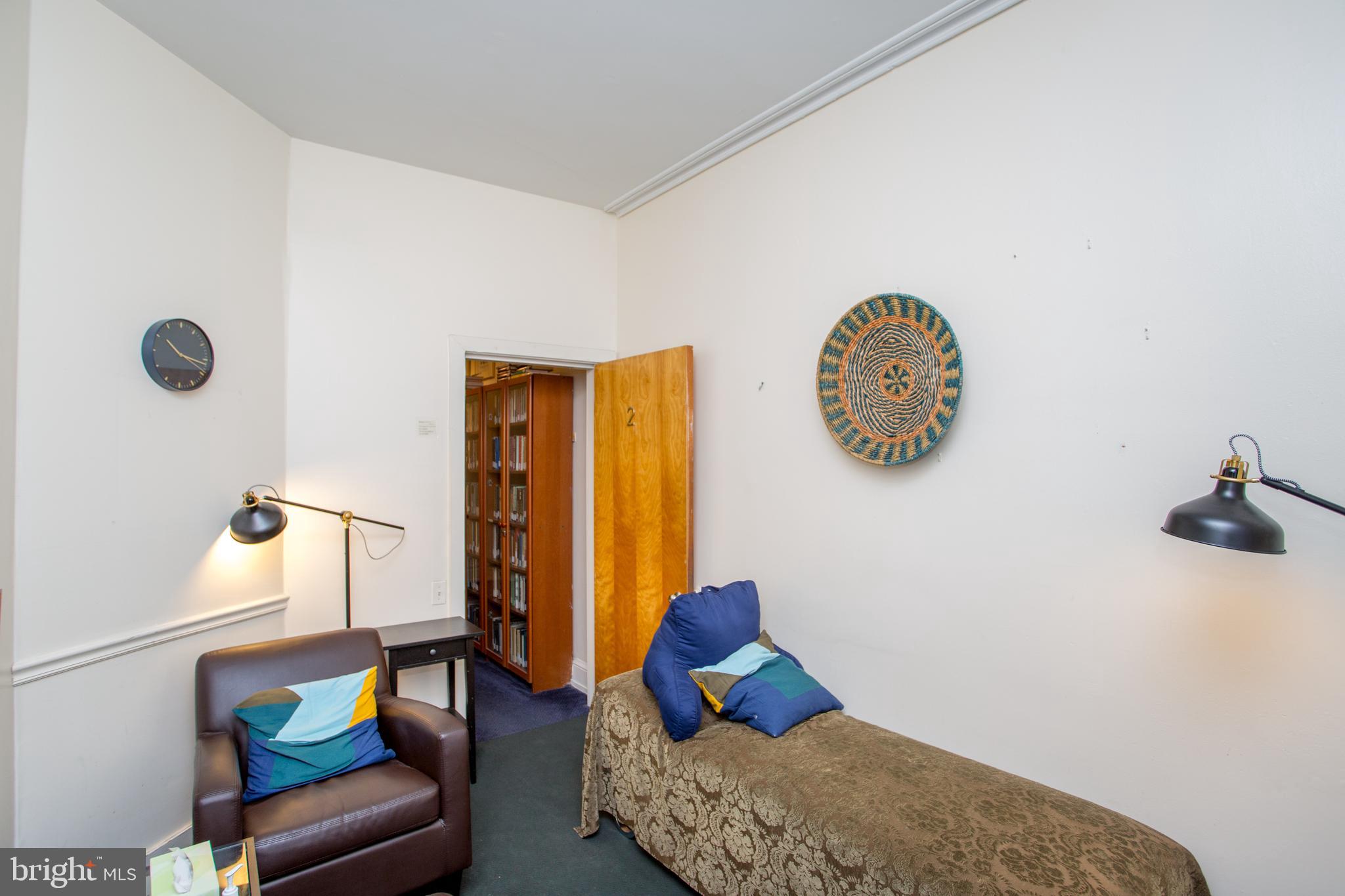 RITTENHOUSE SQUARE - Residential Income