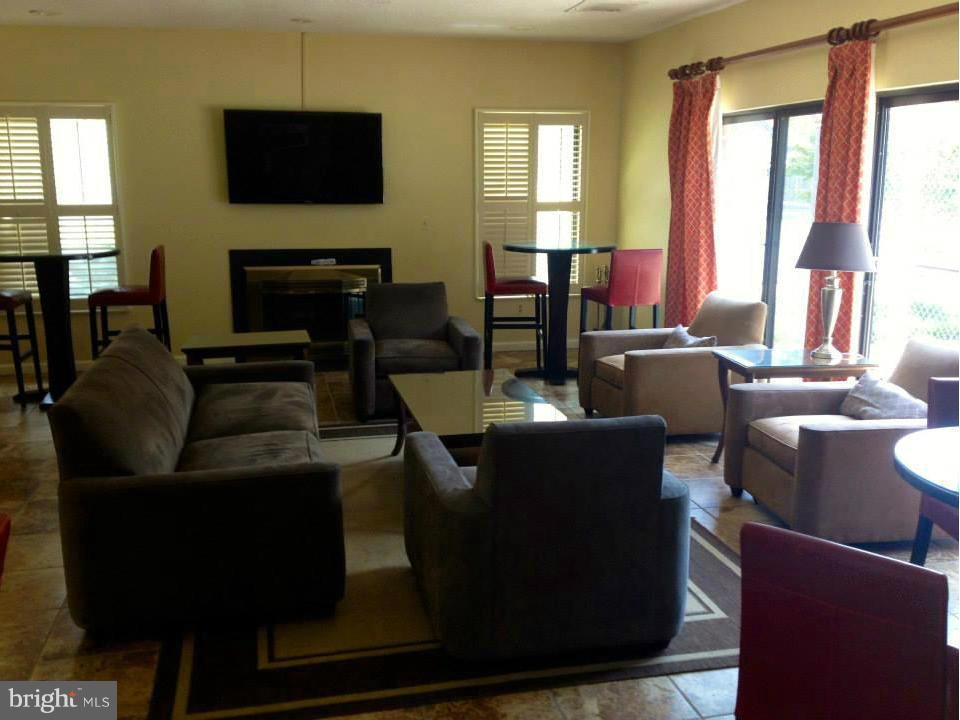 ASTORIA - Residential Lease