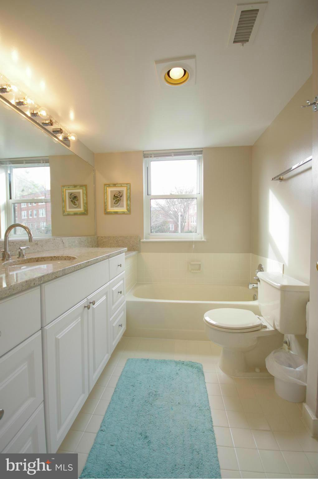 ASTORIA - Residential Lease