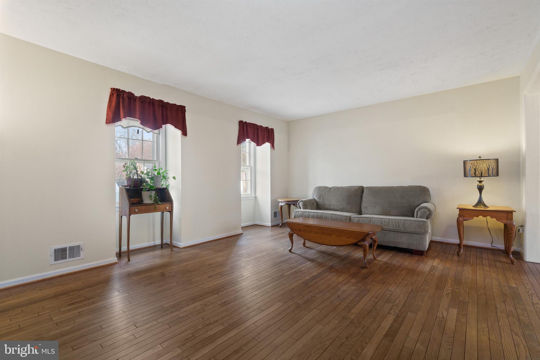 ROLLING VALLEY - Residential