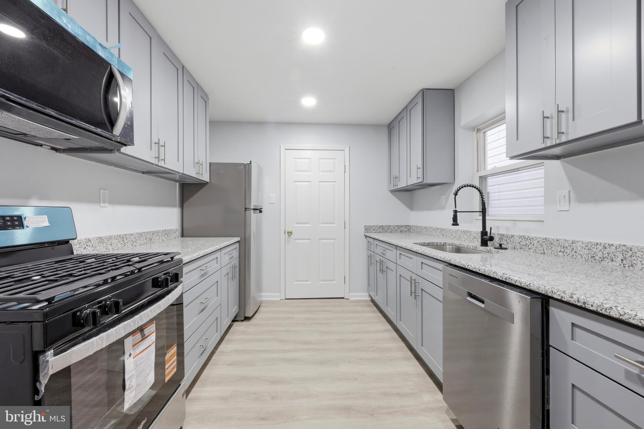 POINT BREEZE - Residential