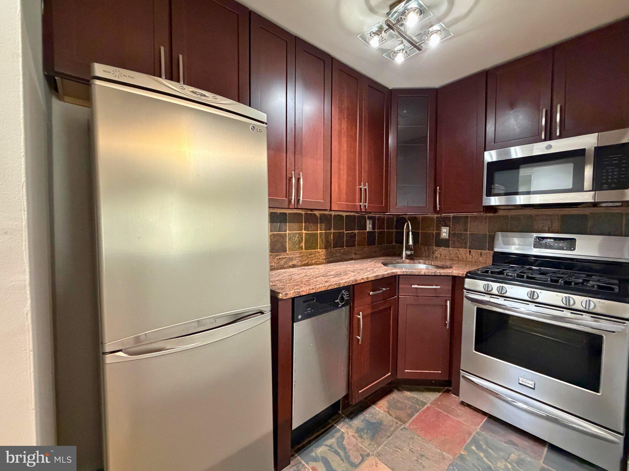 6001 ARLINGTON BOULEVARD 207