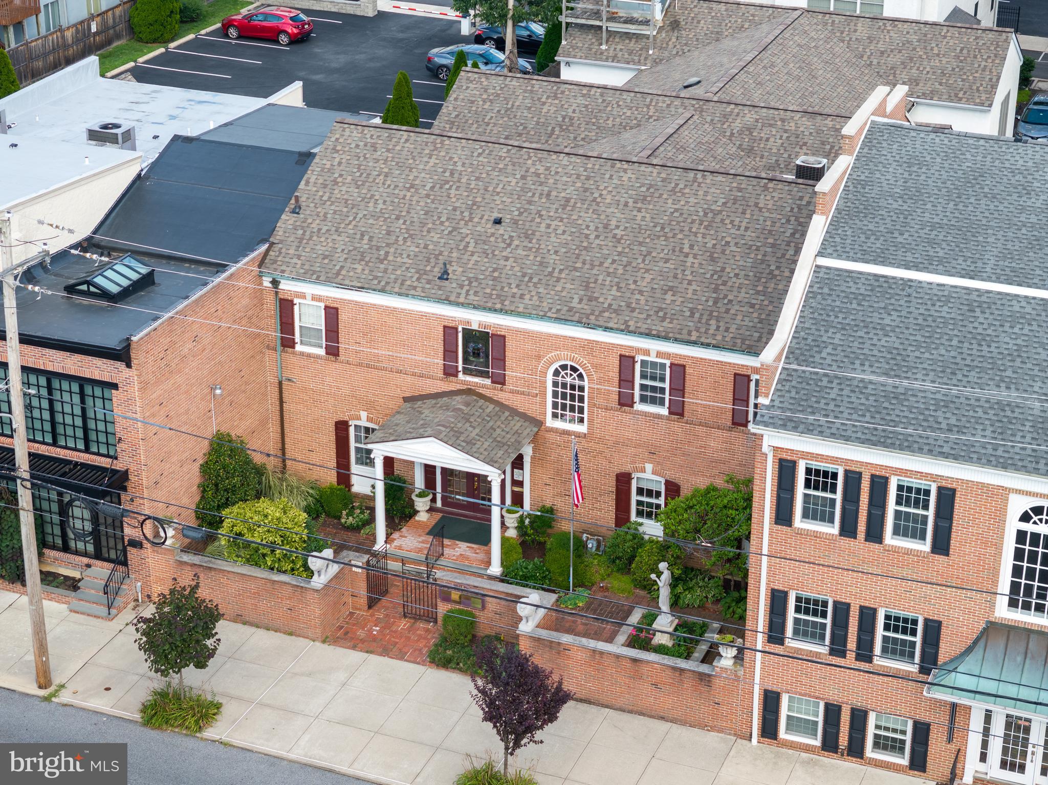 215 N OLIVE STREET 203