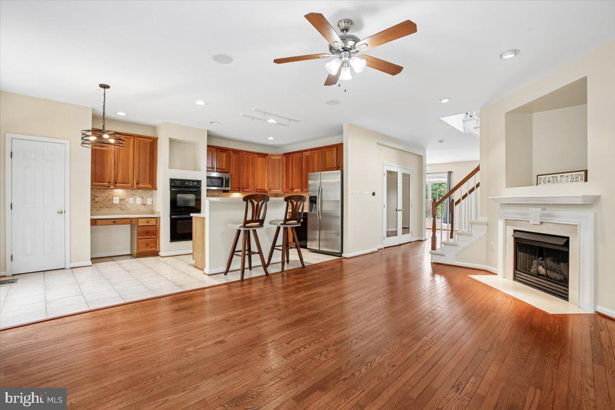 7301 OLDHAM LEEDS WAY